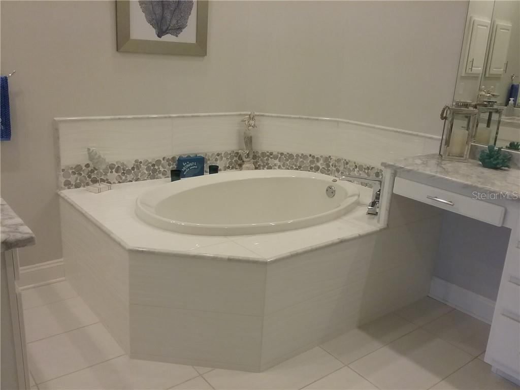 HIDDEN BAY - Residential Lease