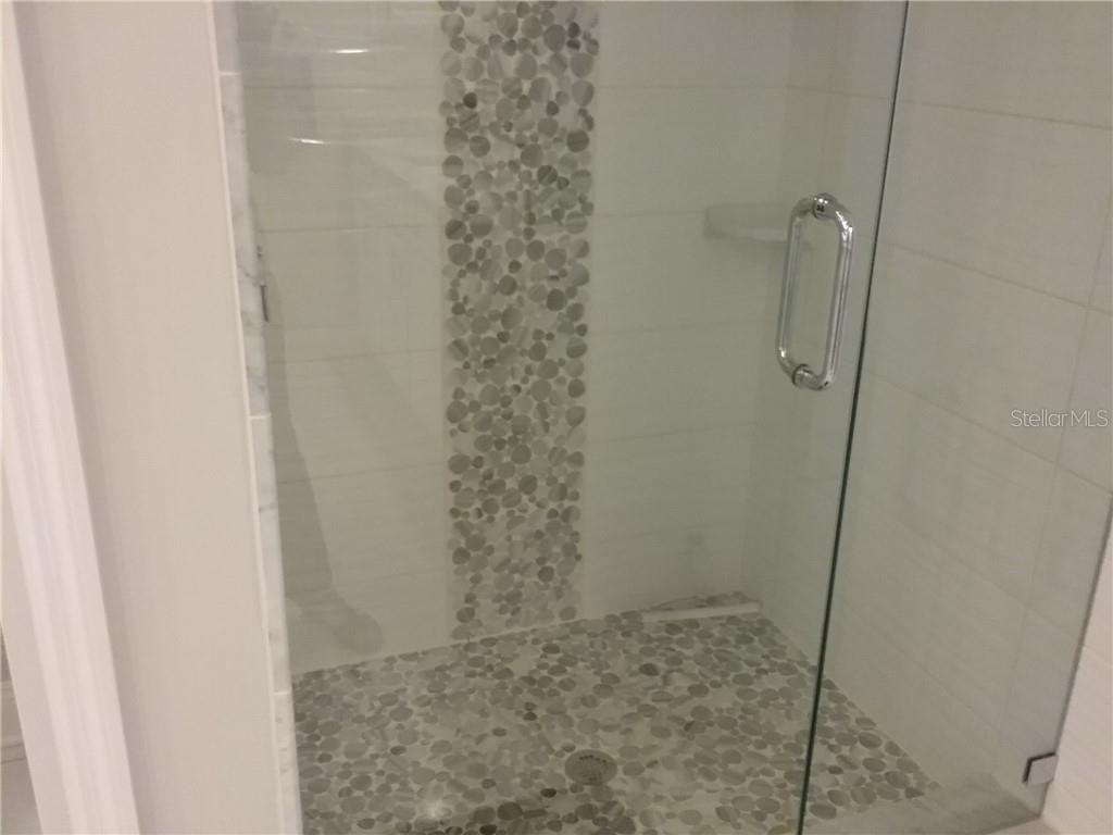 HIDDEN BAY - Residential Lease