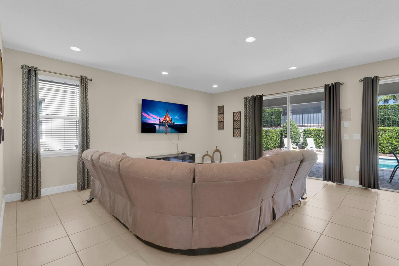 ENCORE AT REUNION WEST - Residential Lease