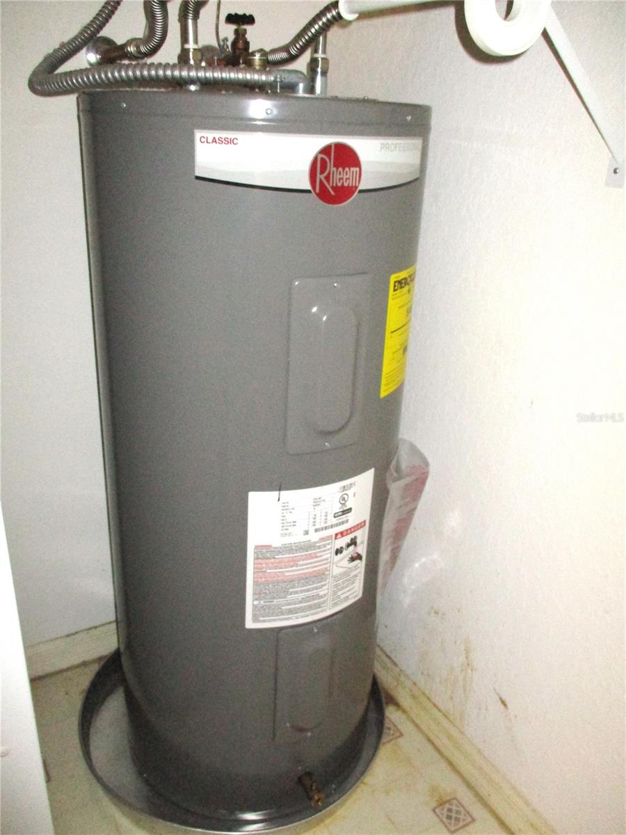 SPRUCE CREEK PRESERVE V - Residential