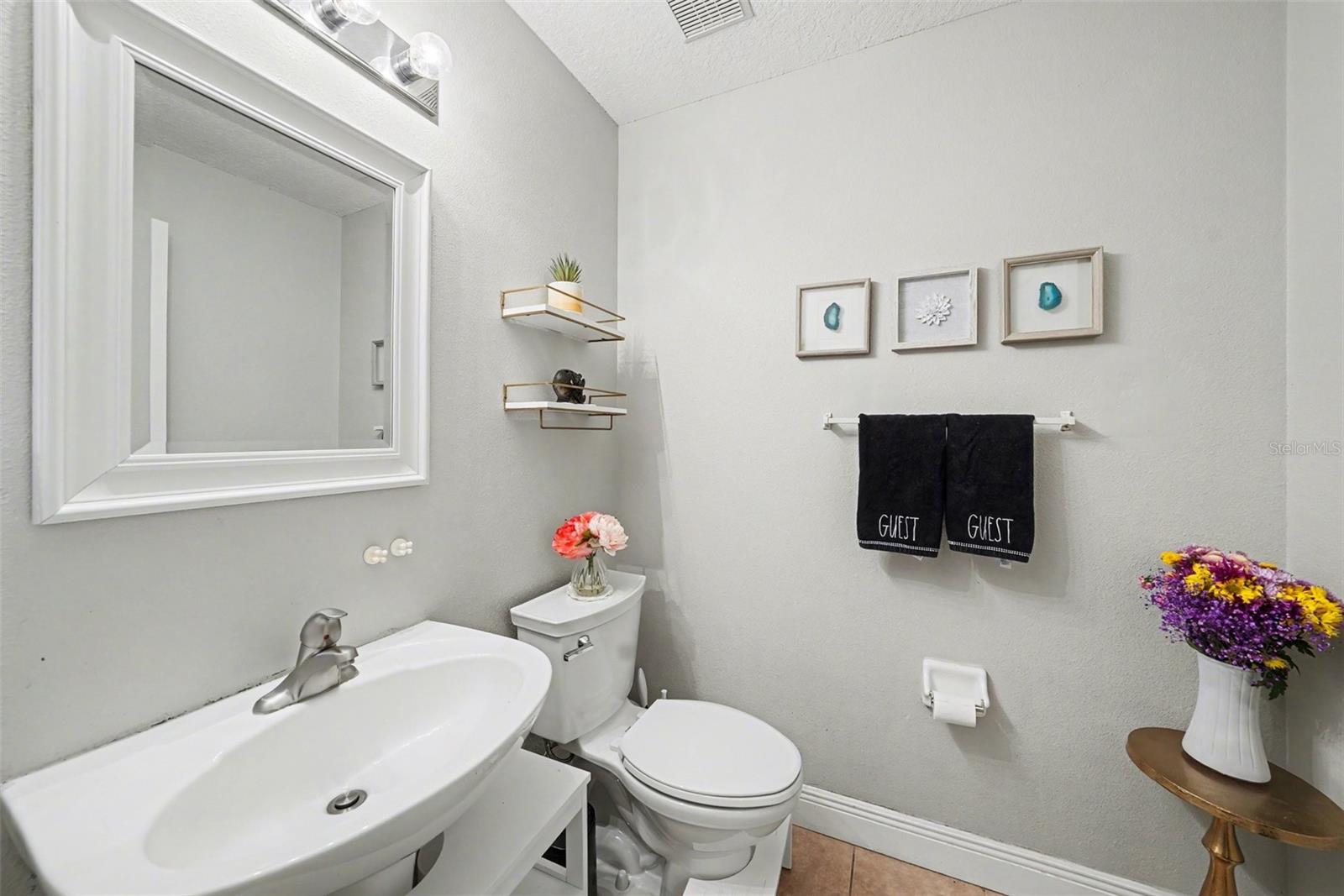 HAMPTON CHASE TOWNHOMES LOT 15 BLOCK 21 - Residential