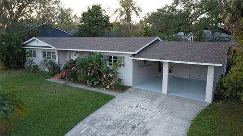 A home in LAKELAND