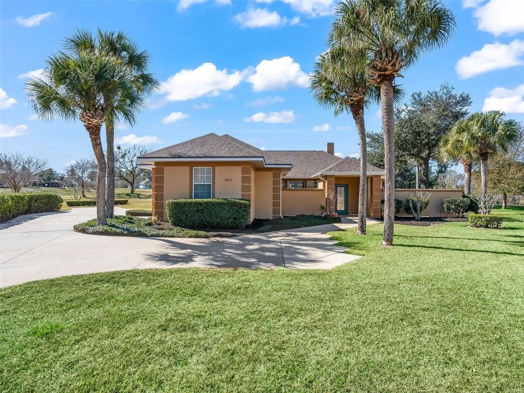 Photo of 1412 Meadow View Way, Lady Lake, FL 32159 (MLS # G5107500)
