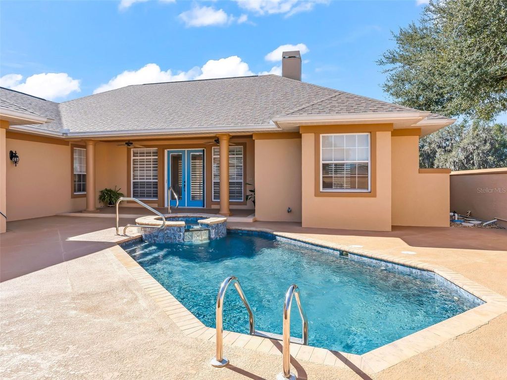 Photo of 1412 Meadow View Way, Lady Lake, FL 32159 (MLS # G5107500)