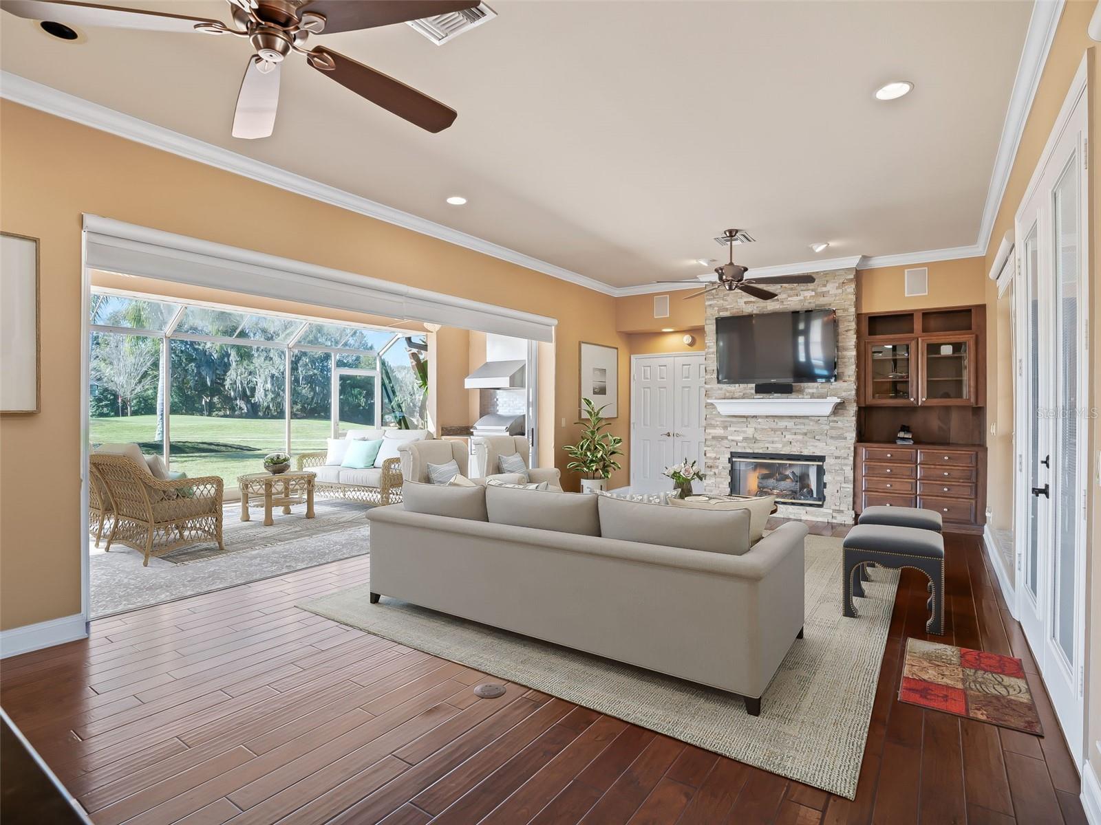 LAKES LADY LAKE - Residential