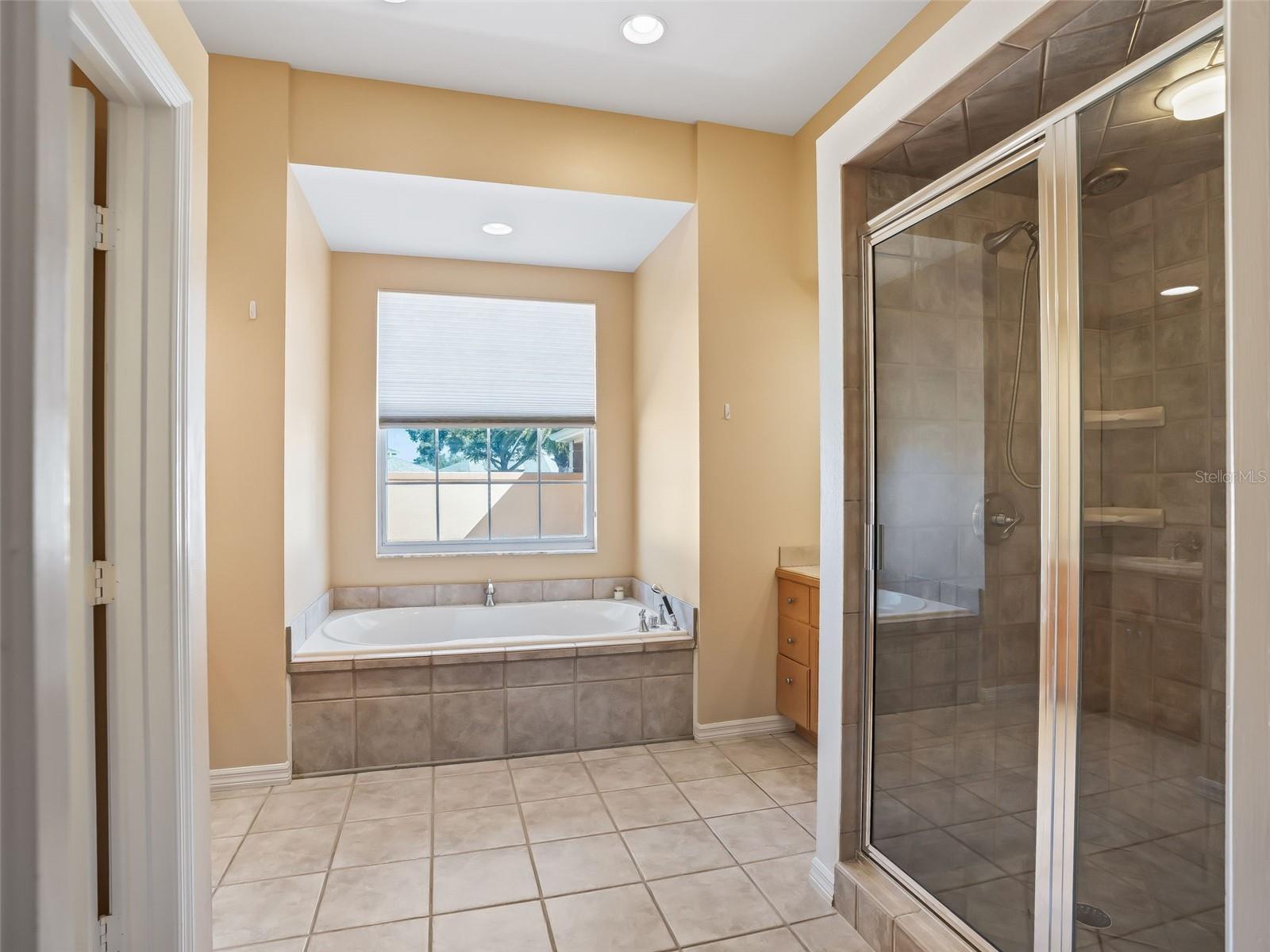 LAKES LADY LAKE - Residential