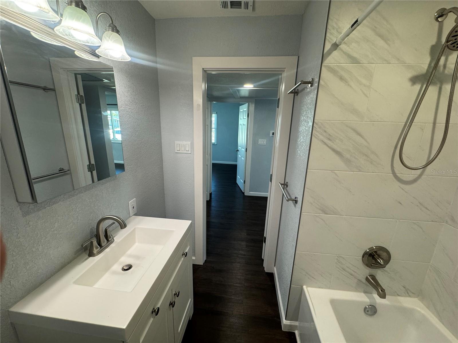 SHORE ACRES OVERLOOK SEC - Residential Lease