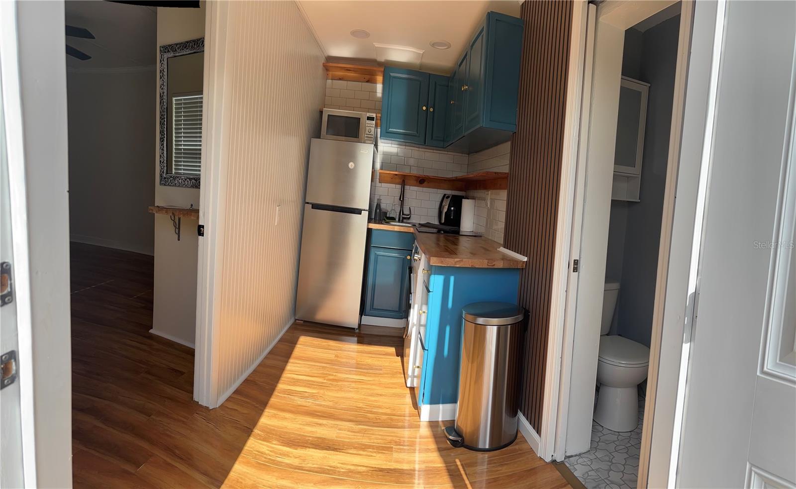 MEADOW LAWN 11TH ADD - Residential Lease