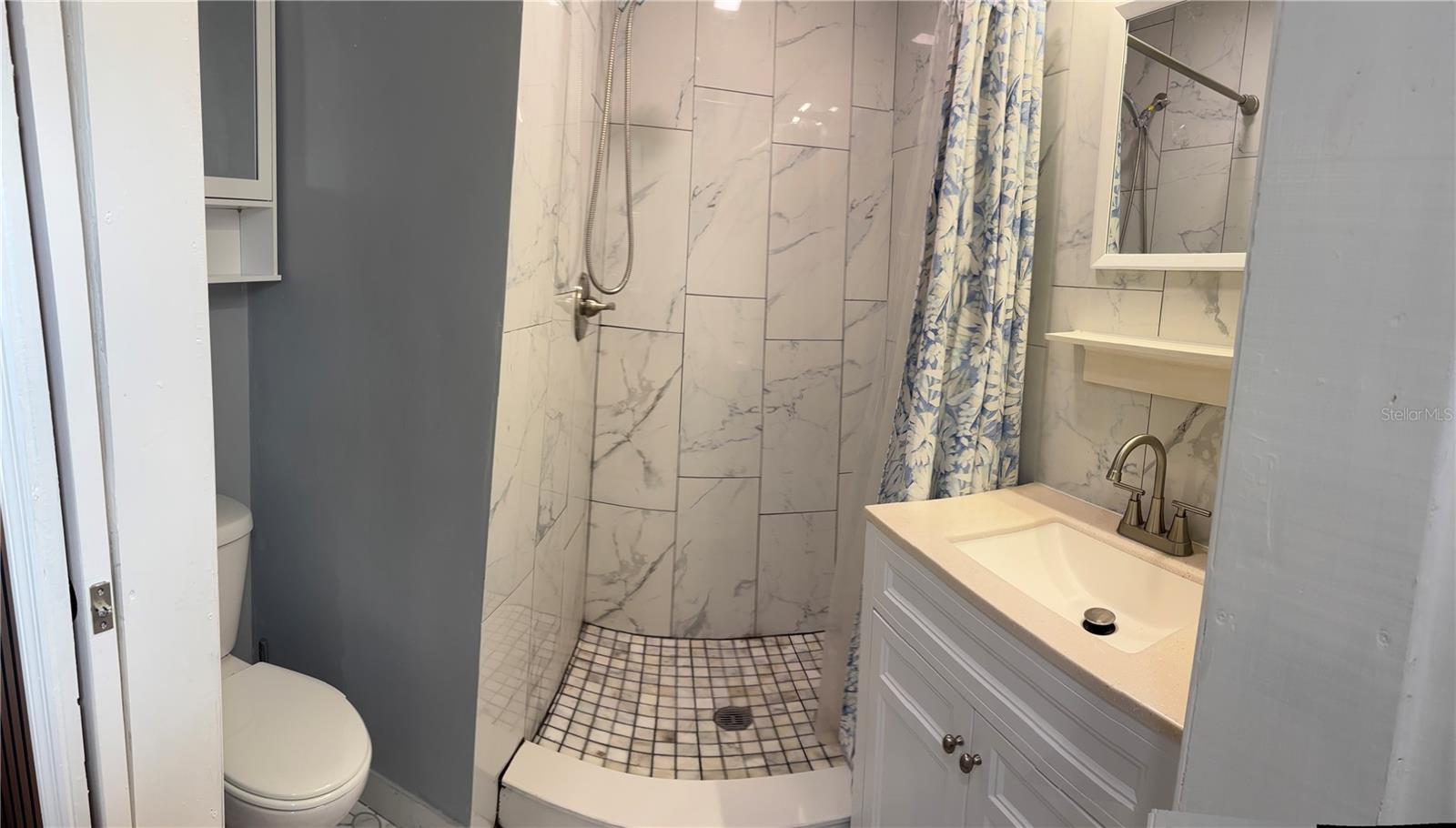 MEADOW LAWN 11TH ADD - Residential Lease