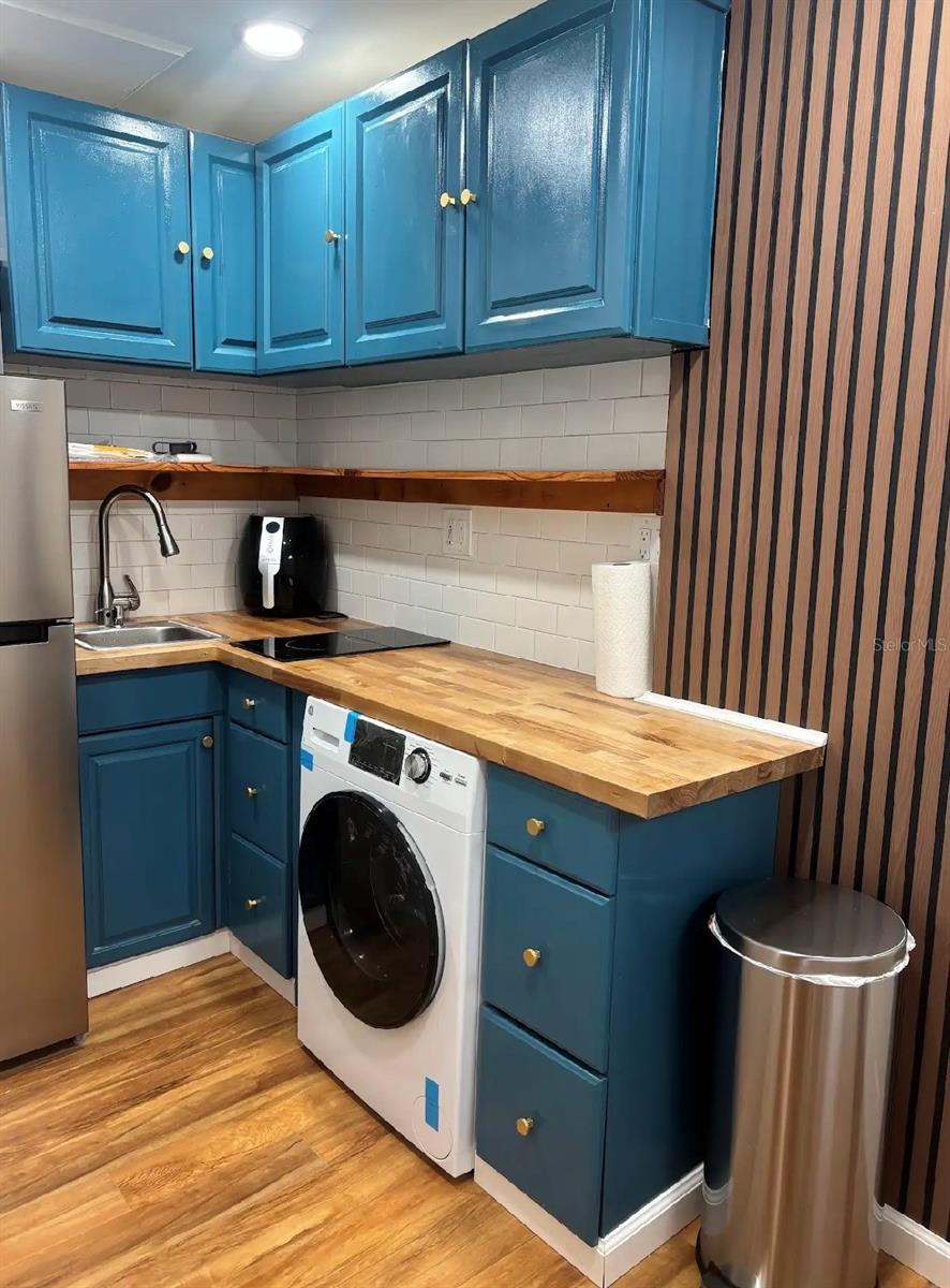 MEADOW LAWN 11TH ADD - Residential Lease