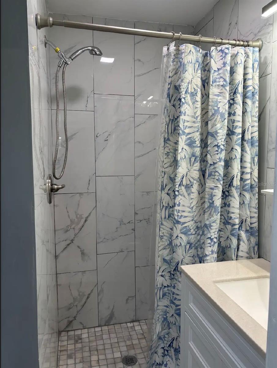 MEADOW LAWN 11TH ADD - Residential Lease