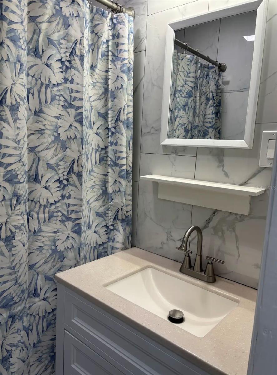 MEADOW LAWN 11TH ADD - Residential Lease