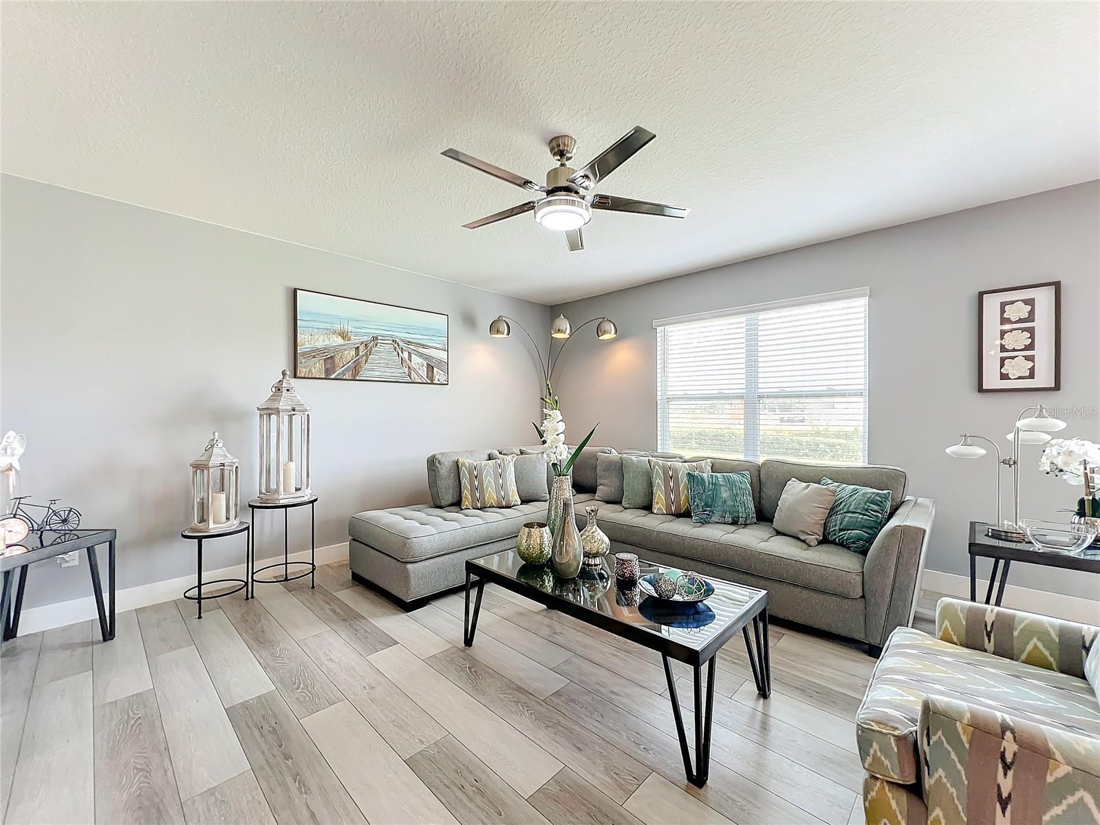 AUBURNDALE MANOR - Residential