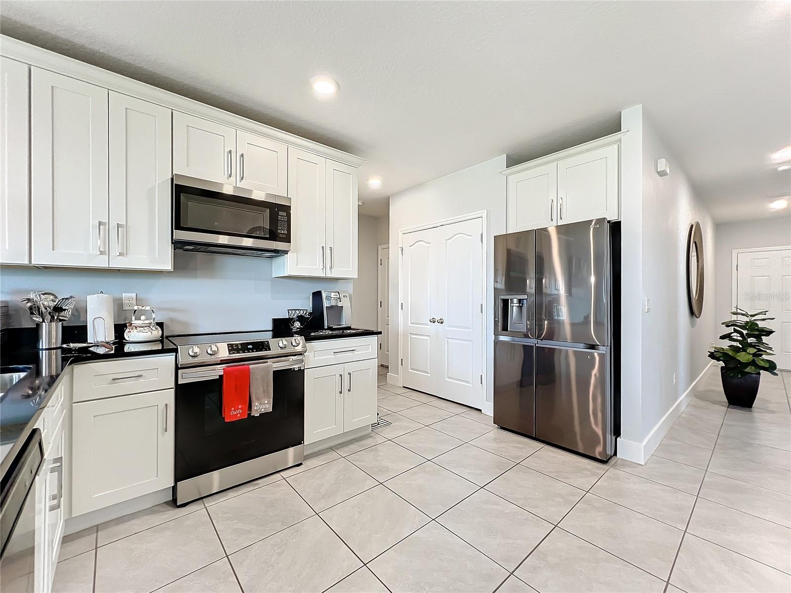 AUBURNDALE MANOR - Residential