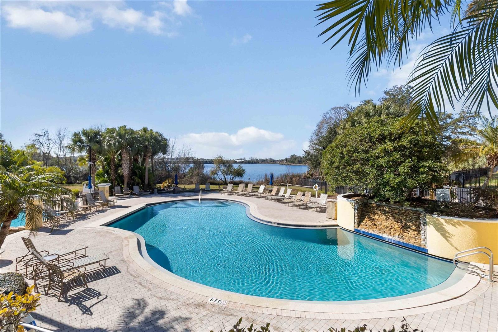 VISCONTI WEST CONDO - Residential