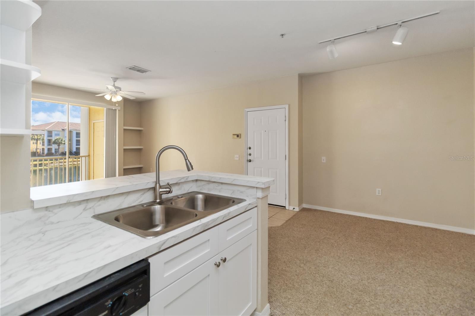 VISCONTI WEST CONDO - Residential