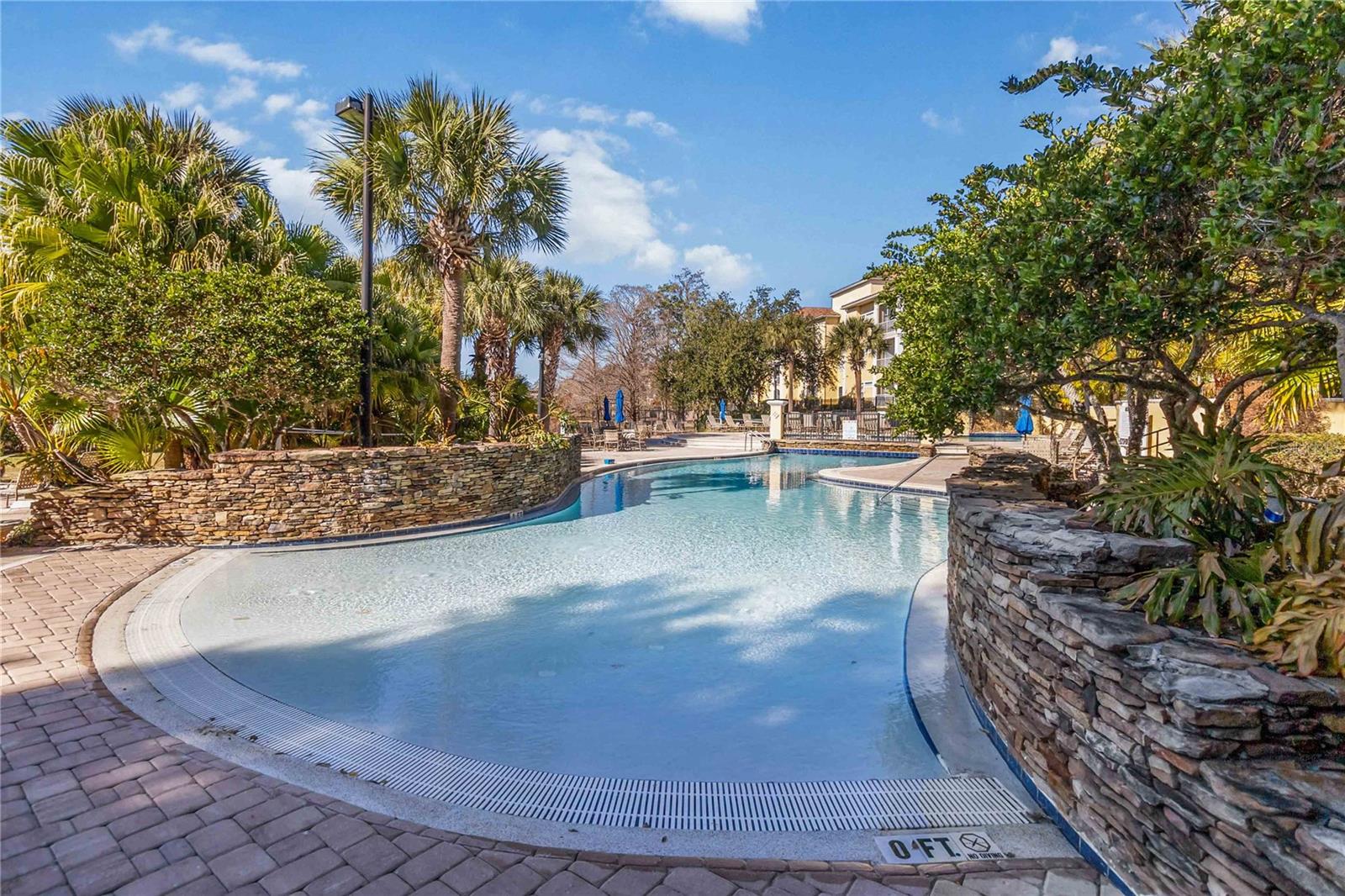 VISCONTI WEST CONDO - Residential