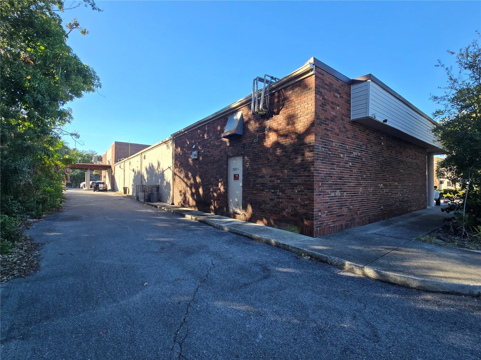 2601 MANATEE AVENUE W