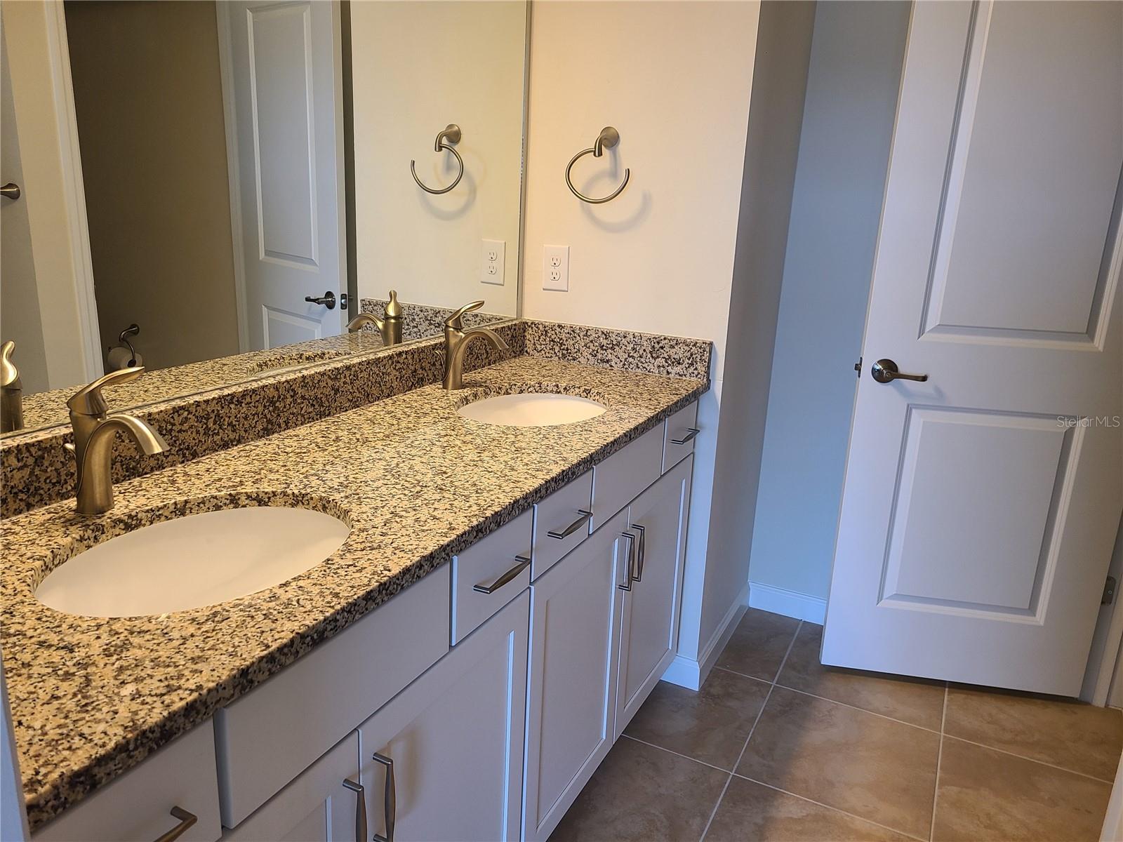 MALLORY PARK PH II SUBPH C & D - Residential Lease