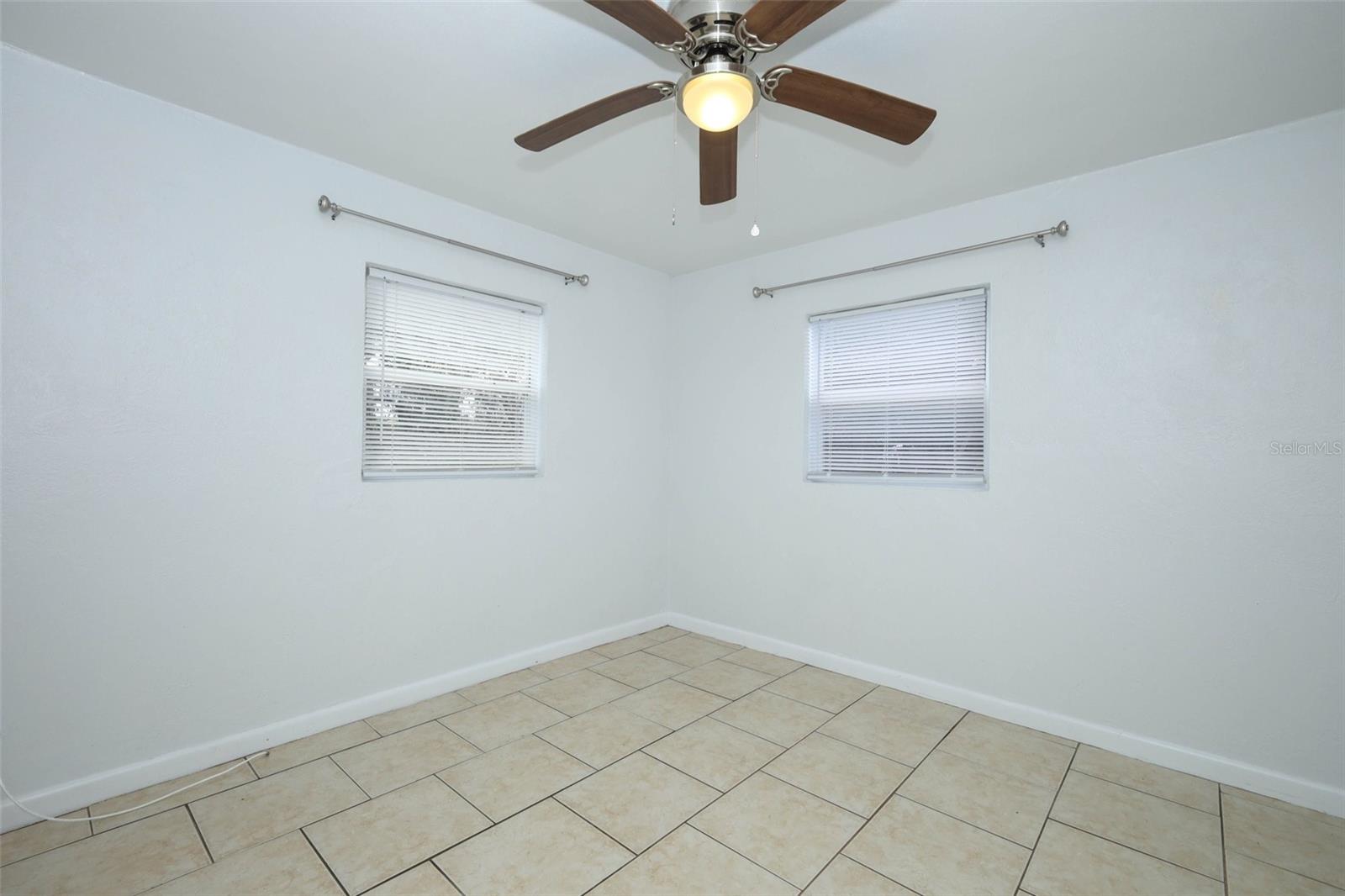 CLERMONT SUNNYSIDE UNIT - Residential Income