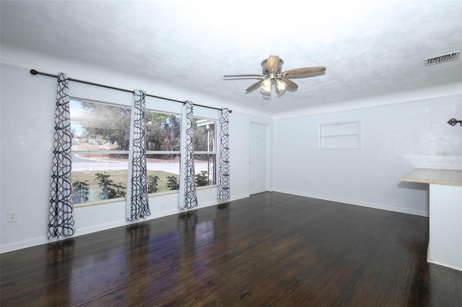 CLERMONT SUNNYSIDE UNIT - Residential Income