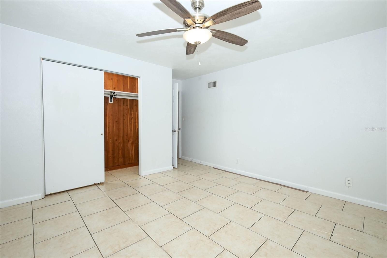 CLERMONT SUNNYSIDE UNIT - Residential Income