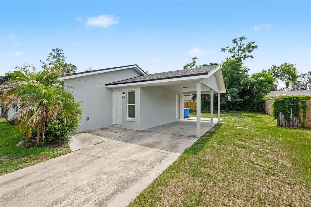 Photo of 1224 Oak Valley Drive, Seffner, FL 33584 (MLS # O6419867)