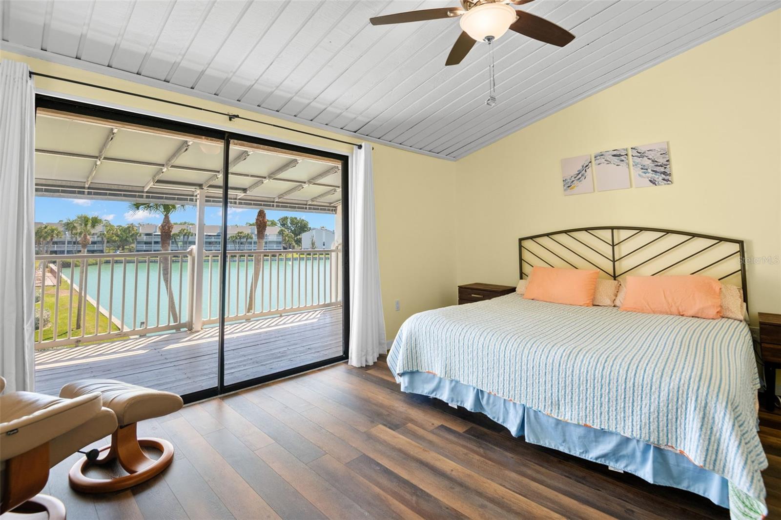 CAPRI HARBOR CONDO - Residential