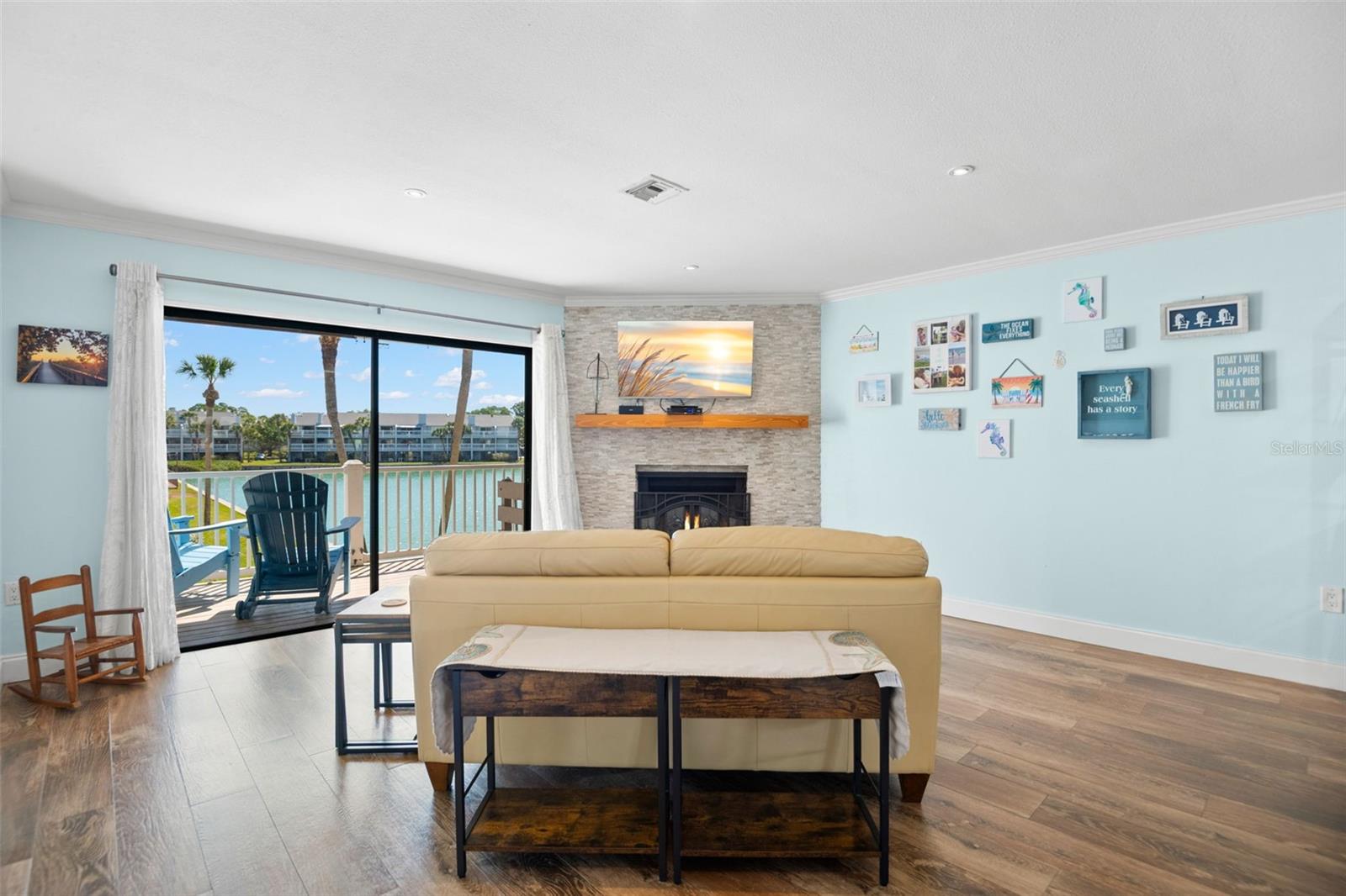 CAPRI HARBOR CONDO - Residential