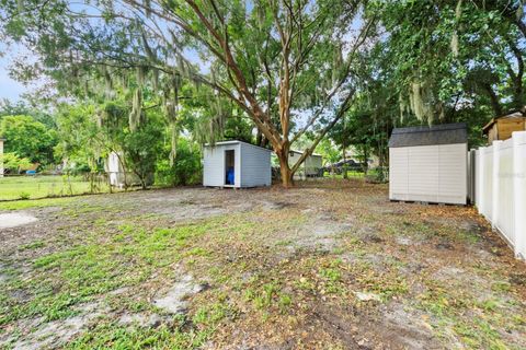 A home in LAKELAND