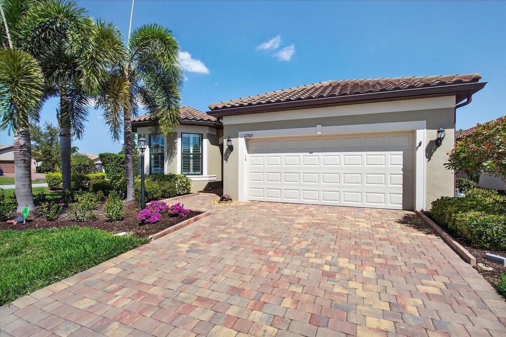 Photo of 17905 Manchester Place, Bradenton, FL 34202 (MLS # A4685897)