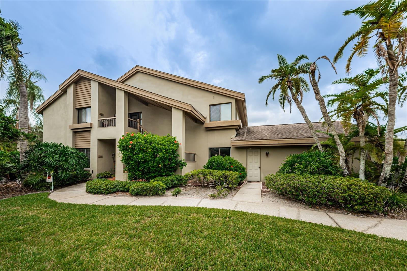 LANDMARK OAKS CONDO - Residential