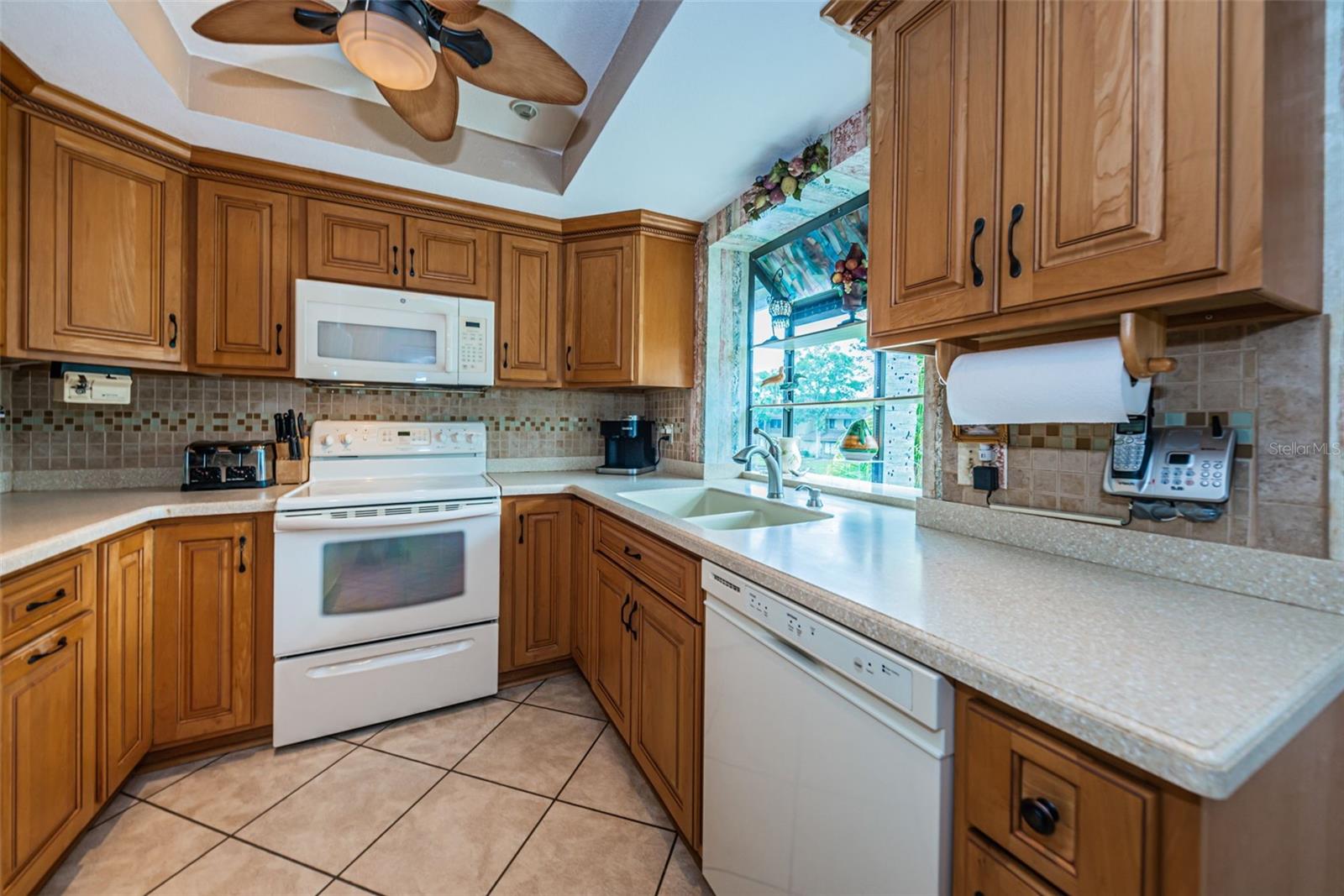 LANDMARK OAKS CONDO - Residential