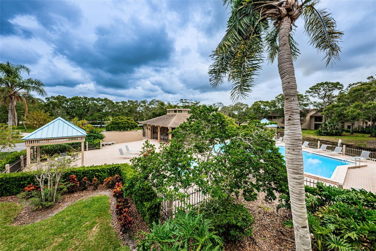 LANDMARK OAKS CONDO - Residential