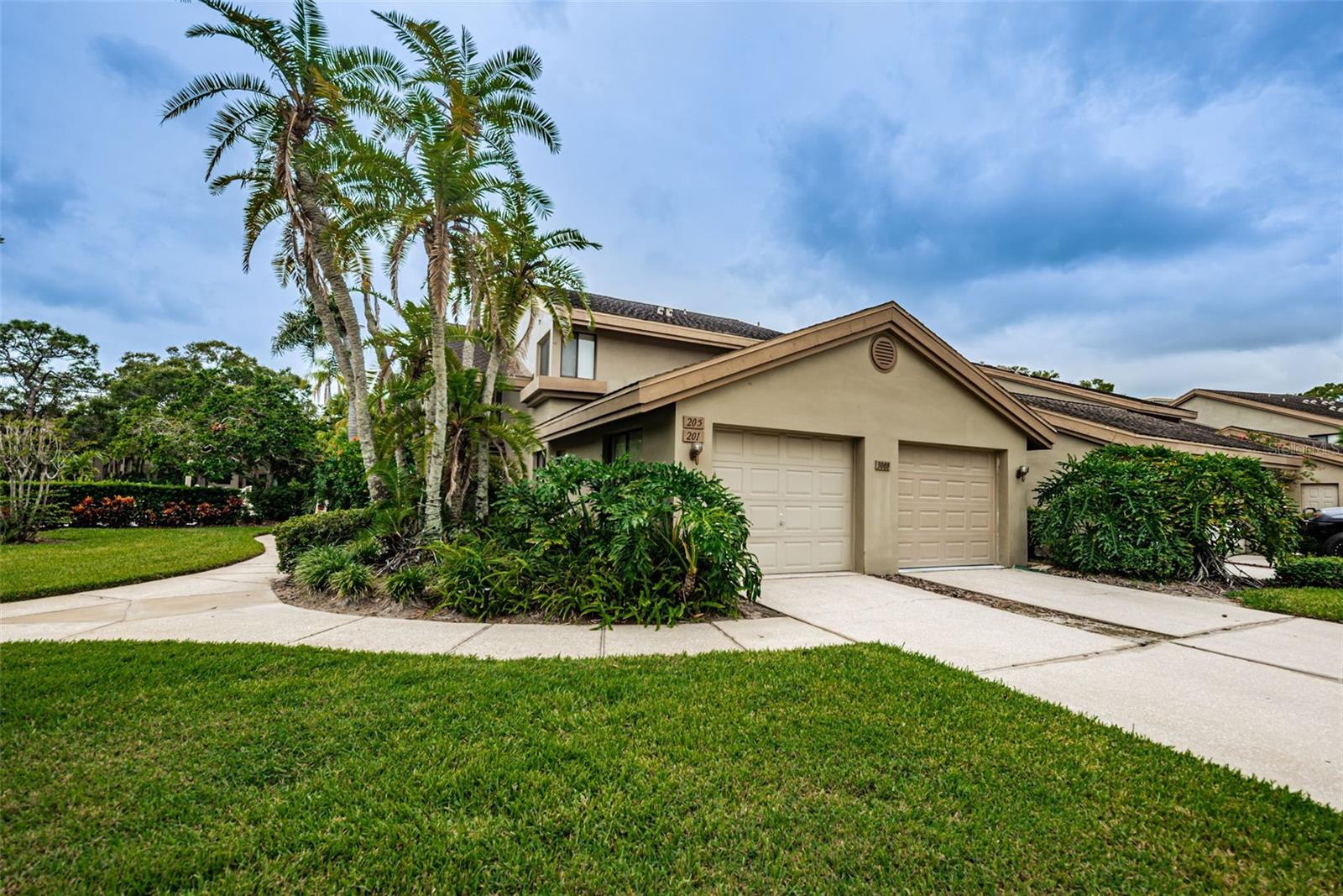 LANDMARK OAKS CONDO - Residential