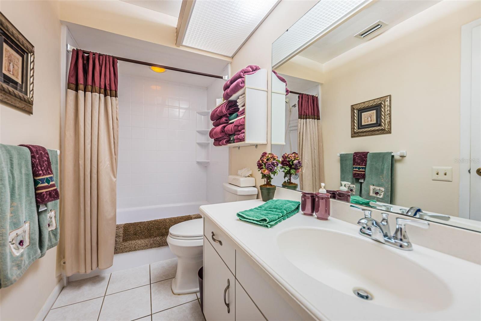 LANDMARK OAKS CONDO - Residential