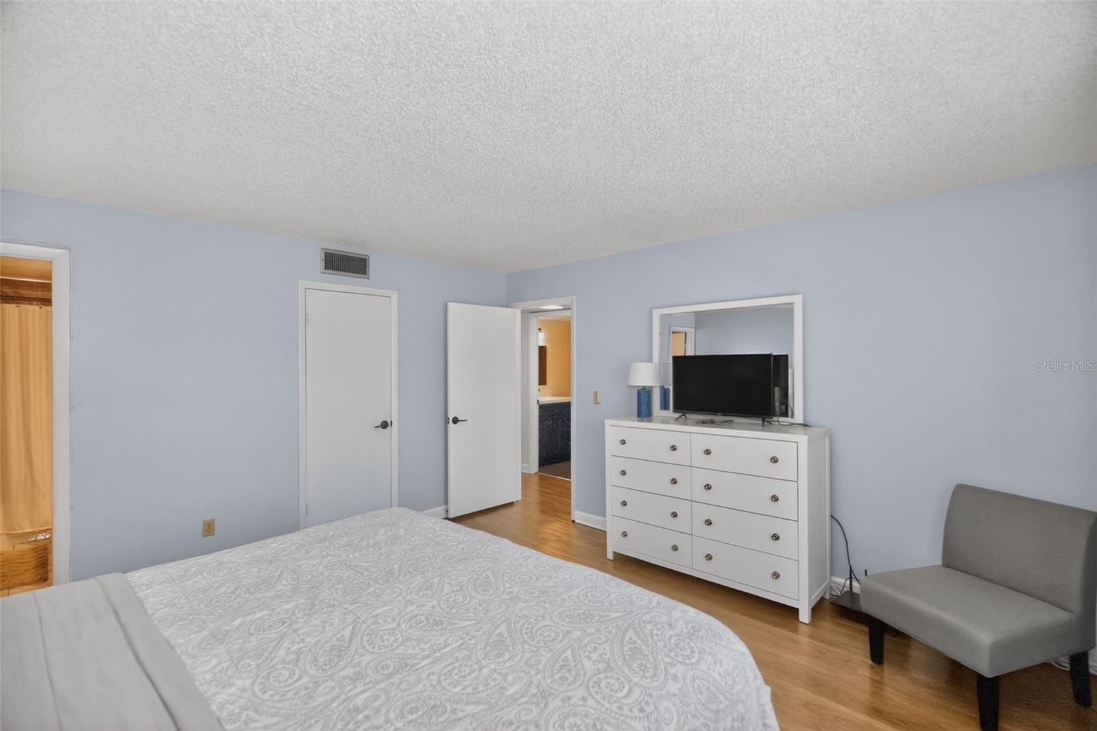 SEA CLUB OF INDIAN SHORES CONDO - Residential