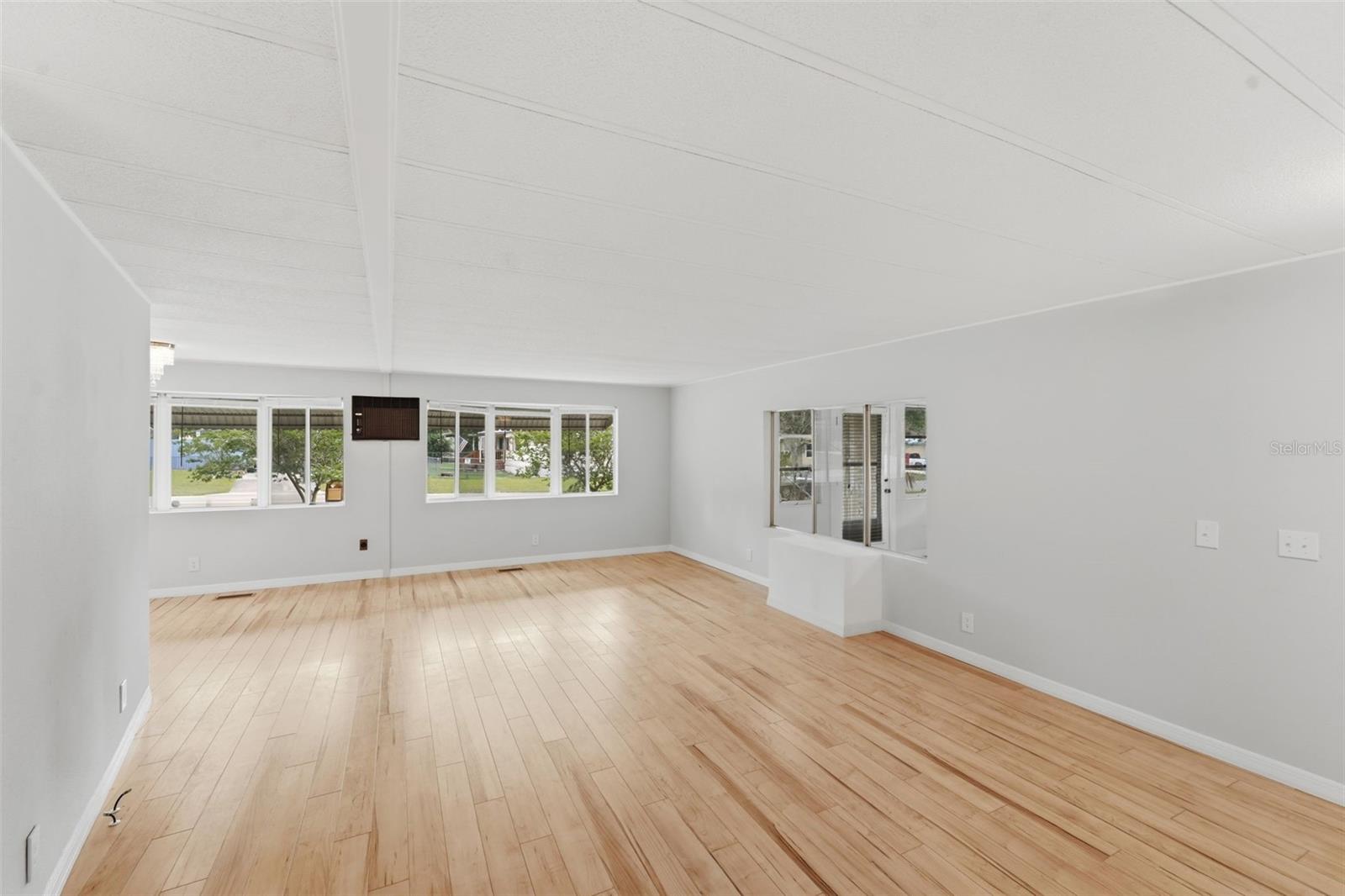WOODLAND MANOR MOBILE HOME - Residential