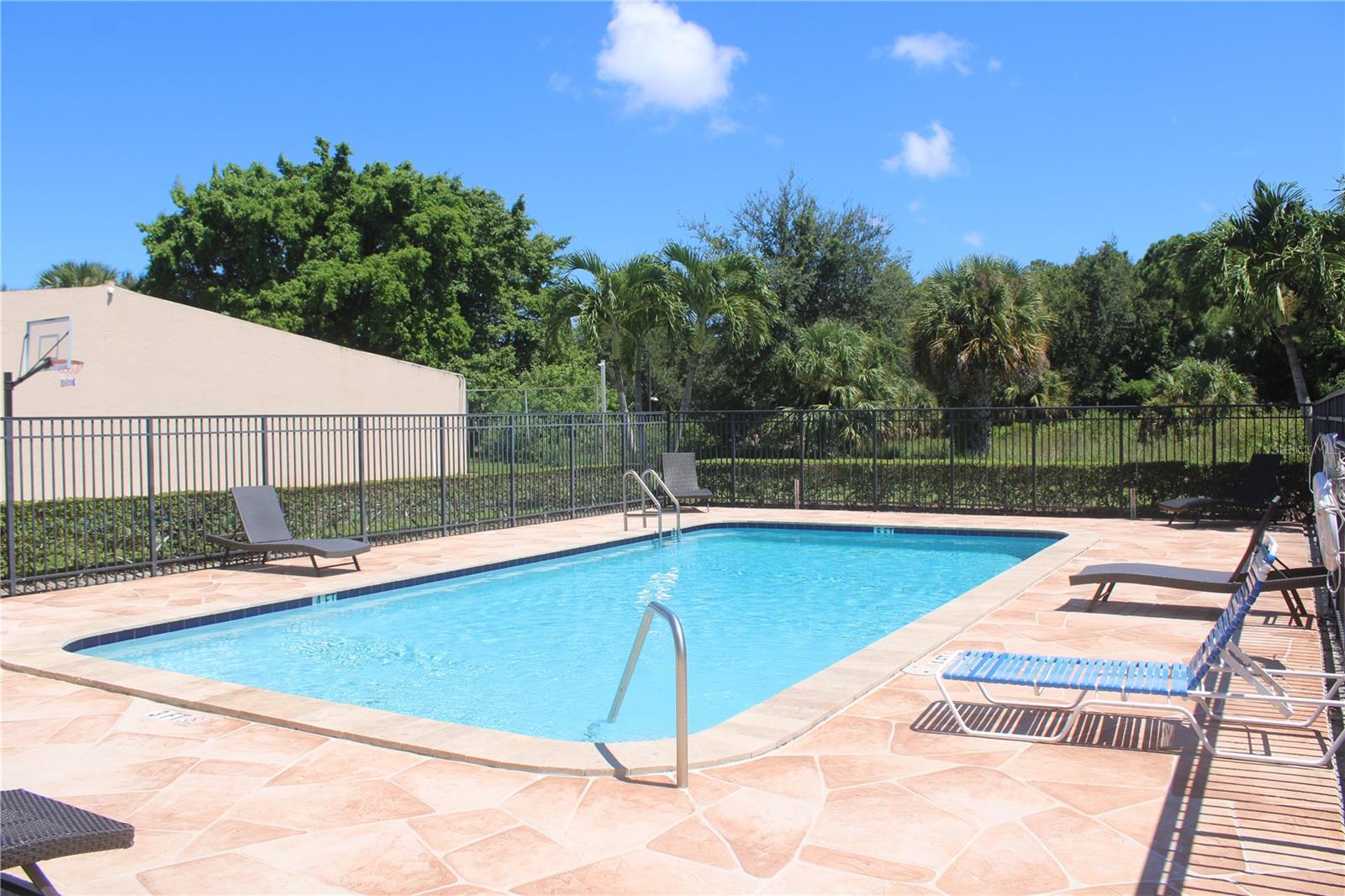 WESTWOOD GARDENS 03 - Residential