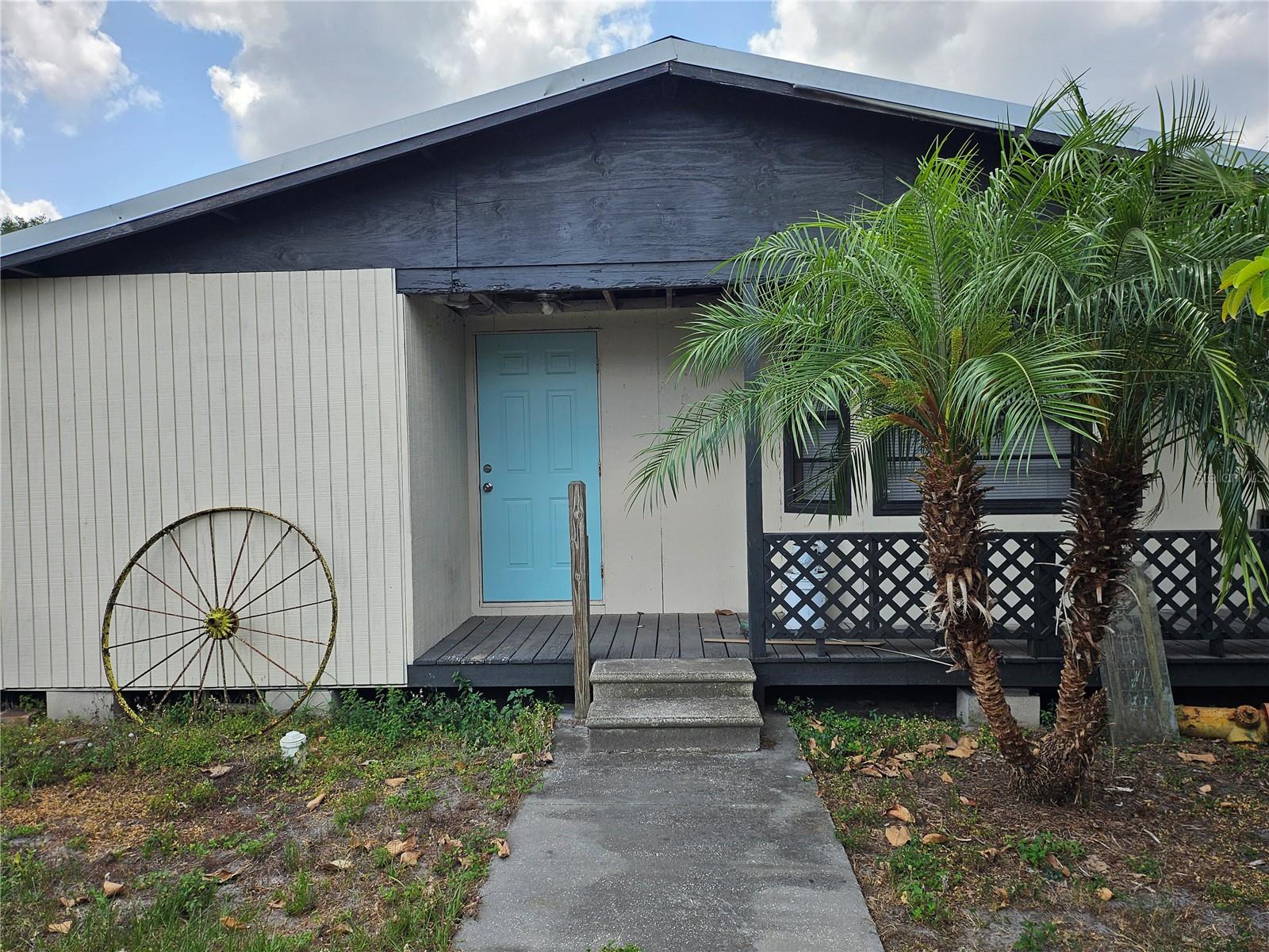 Nice rental home with 1 Bedroom and 1 Bathroom. The home is in a nice area with not much traffic. The home is really cute. The Bedroom is a nice size to allow for large furniture. The home is very quaint with a small front porch. The bathroom has a shower and vanity. This is a nice home. Call today.