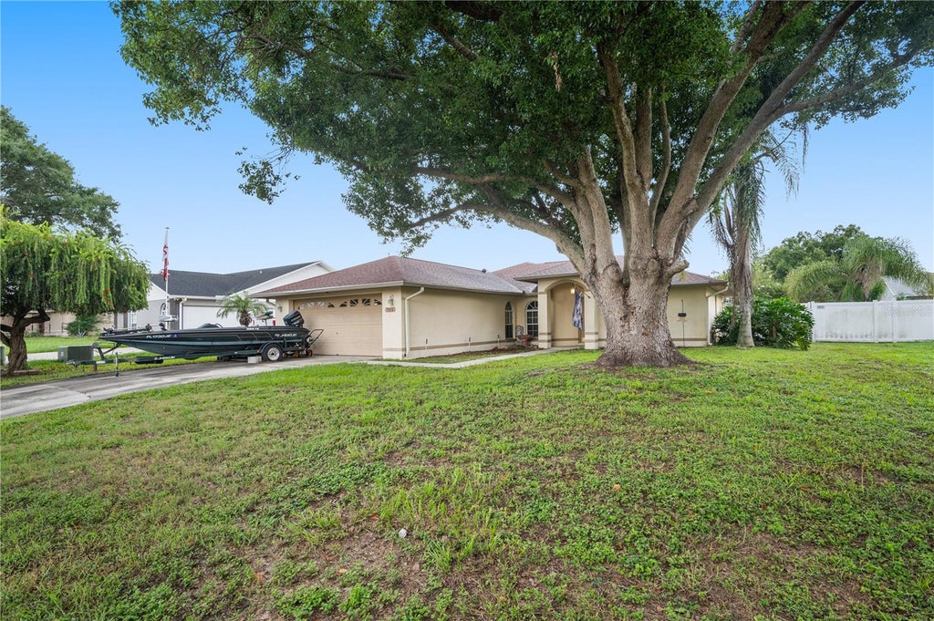 Photo of 7512 Floral Circle E, Lakeland, FL 33810 (MLS # L4965093)