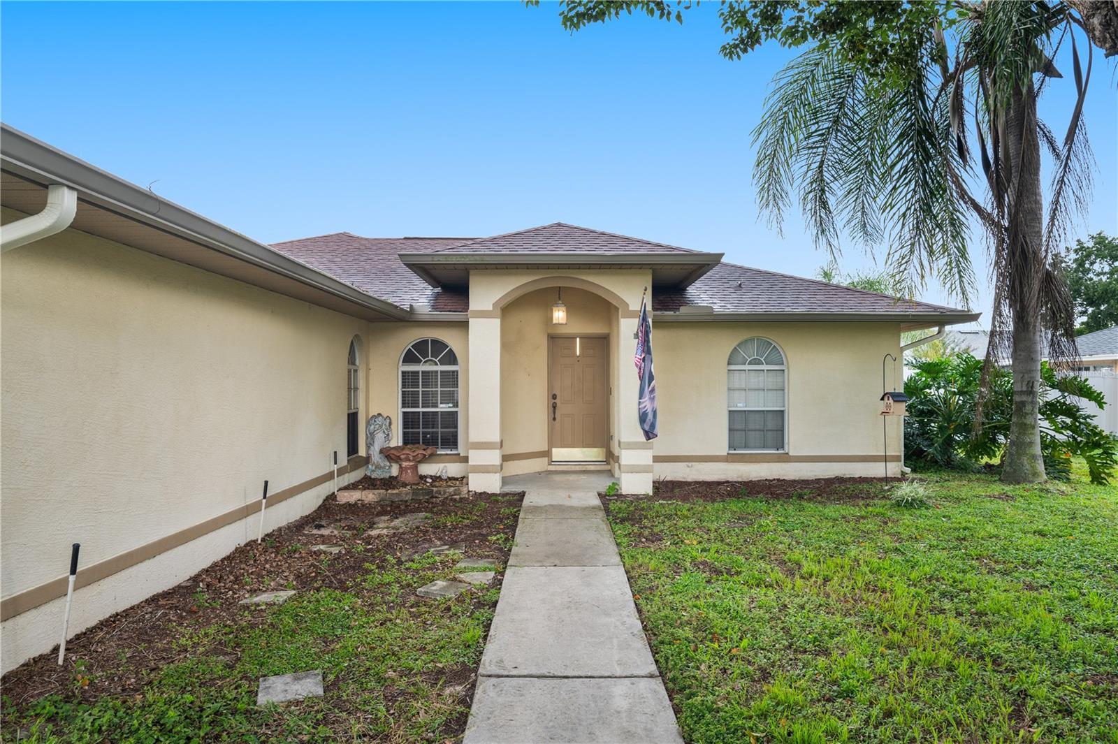 7512 FLORAL CIRCLE E