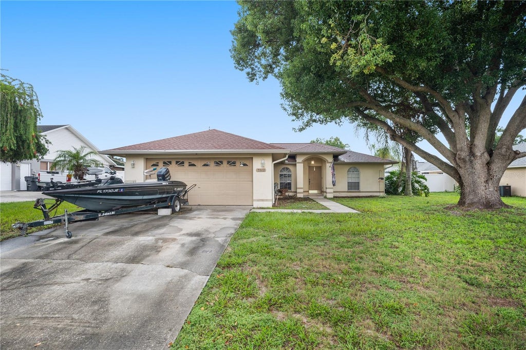 Photo of 7512 Floral Circle E, Lakeland, FL 33810 (MLS # L4965093)
