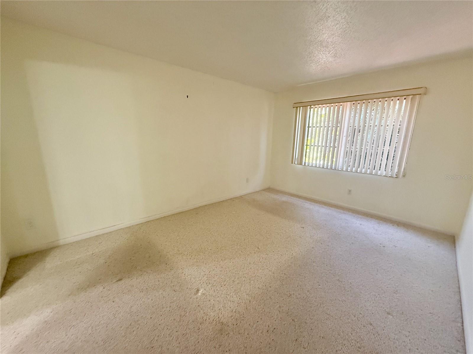 PLAZA GARDENS - Residential Lease