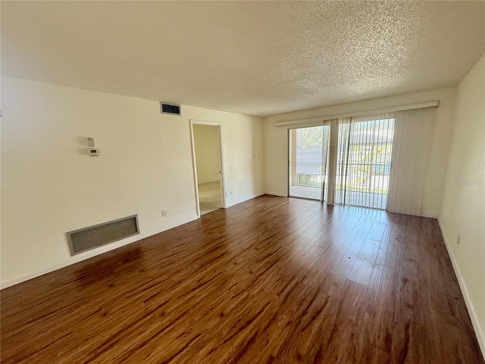 PLAZA GARDENS - Residential Lease