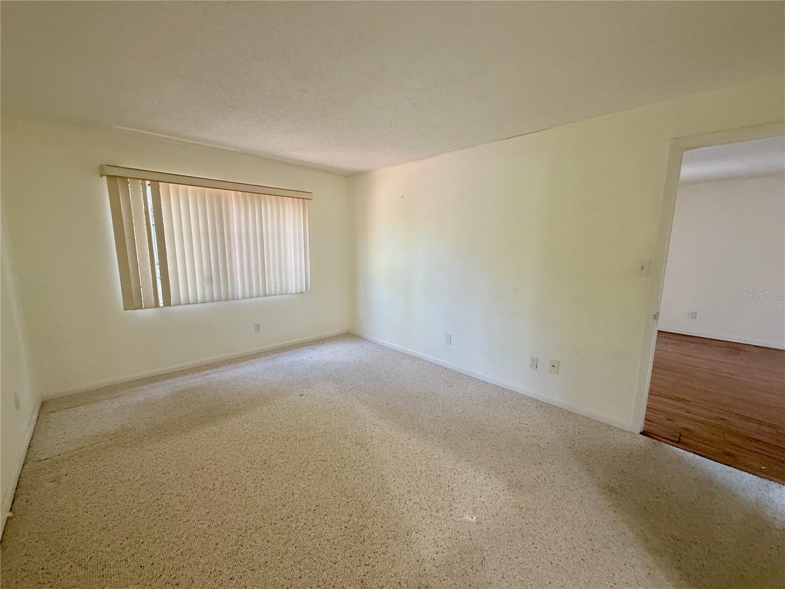 PLAZA GARDENS - Residential Lease