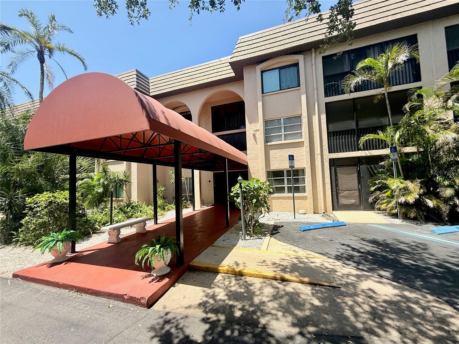 Welcome to Plaza Gardens, your gateway to the renowned Siesta Key, ranked as the #1 Beach in the USA. Situated in close proximity to numerous attractions, this exceptional 2-bedroom, 1-bathroom condo offers convenience beyond compare. Enjoy the vibrant energy of downtown Sarasota, and rest assured knowing that Sarasota Memorial Hospital is also conveniently nearby. This inviting condo provides the perfect retreat, complete with its own assigned parking space and additional guest parking for your convenience. Unwind and soak up the sunshine on the screened lanai, creating a peaceful oasis right at home. Ready for immediate occupancy. Please note that there is a $75 application fee, along with a $150 HOA application fee. Contact us today to arrange a viewing.