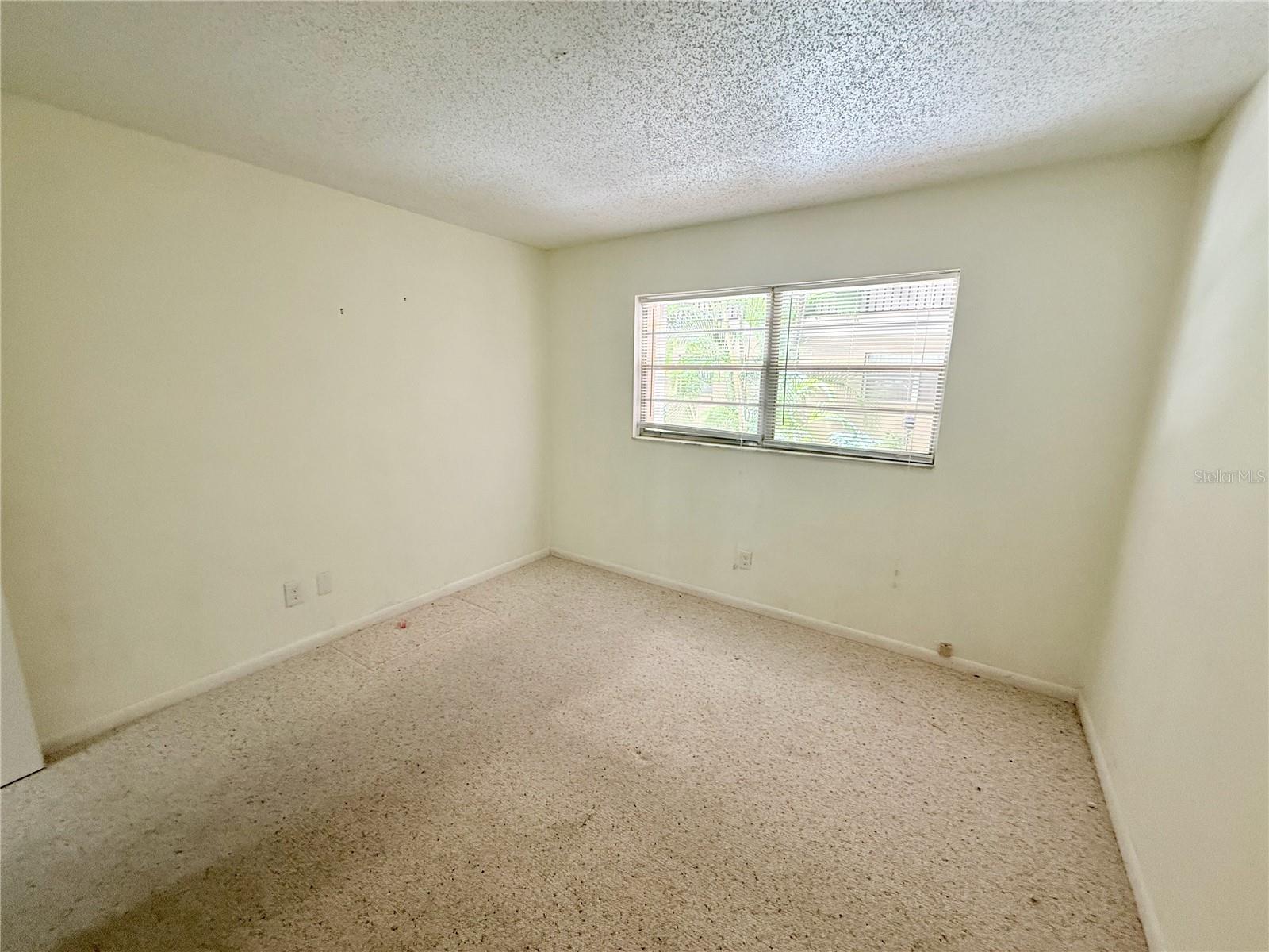 PLAZA GARDENS - Residential Lease