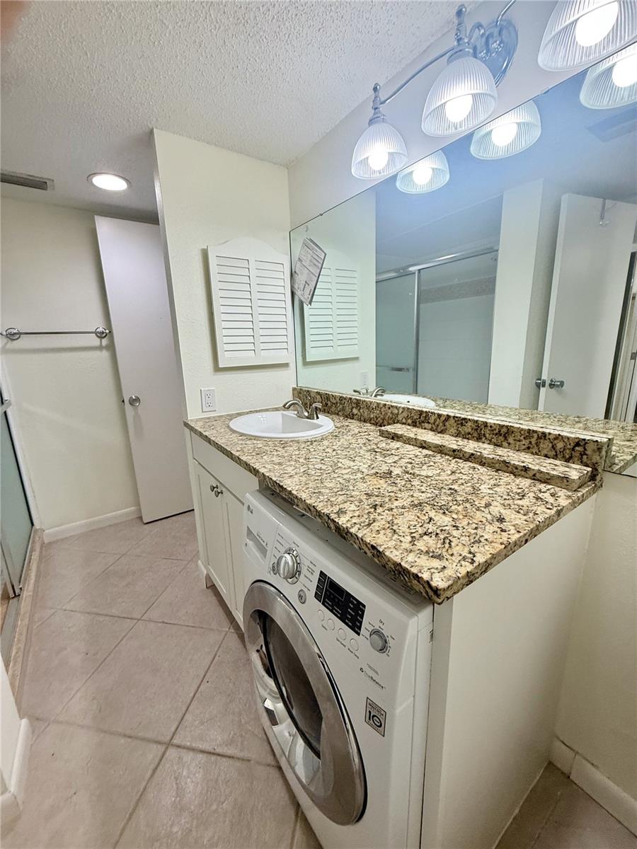PLAZA GARDENS - Residential Lease