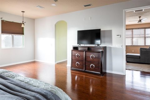 Tiny photo for 313 Crestrun Loop, Leesburg, FL 34748 (MLS # V4946139)